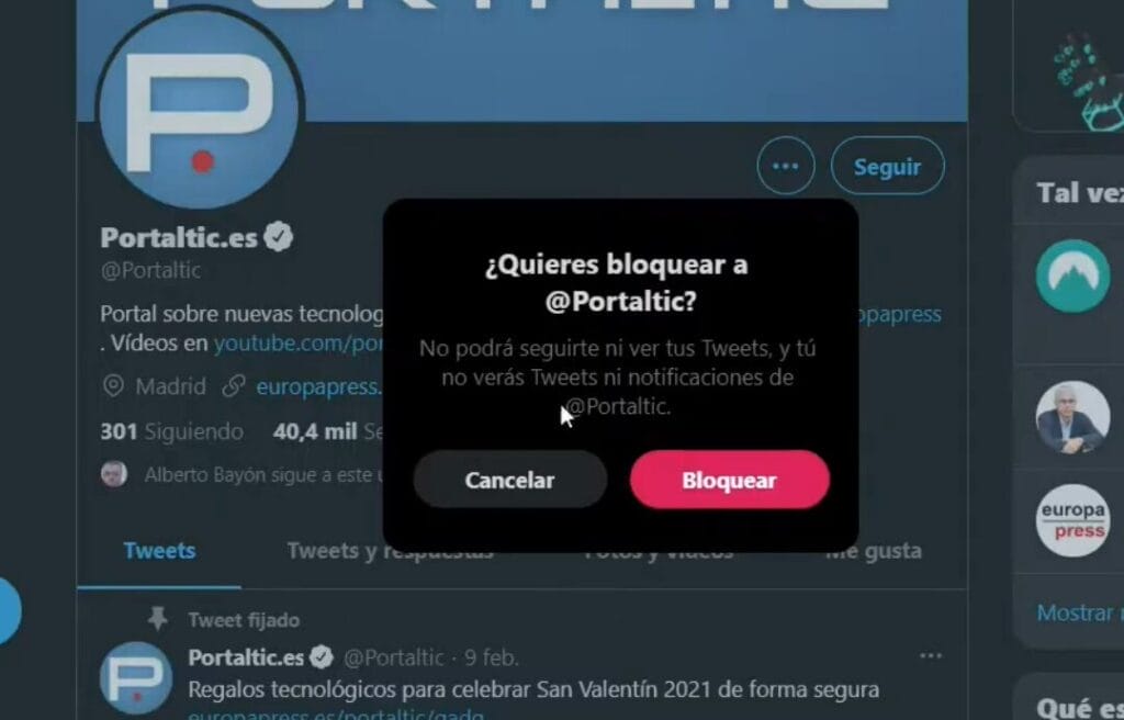 Captura de pantalla de una interfaz de Twitter en español, que muestra un diálogo de confirmación para bloquear la cuenta @Portaltic. Las opciones "Cancelar" y "Bloquear" están disponibles, ilustrando los pasos sobre cómo bloquear un usuario en Twitter.